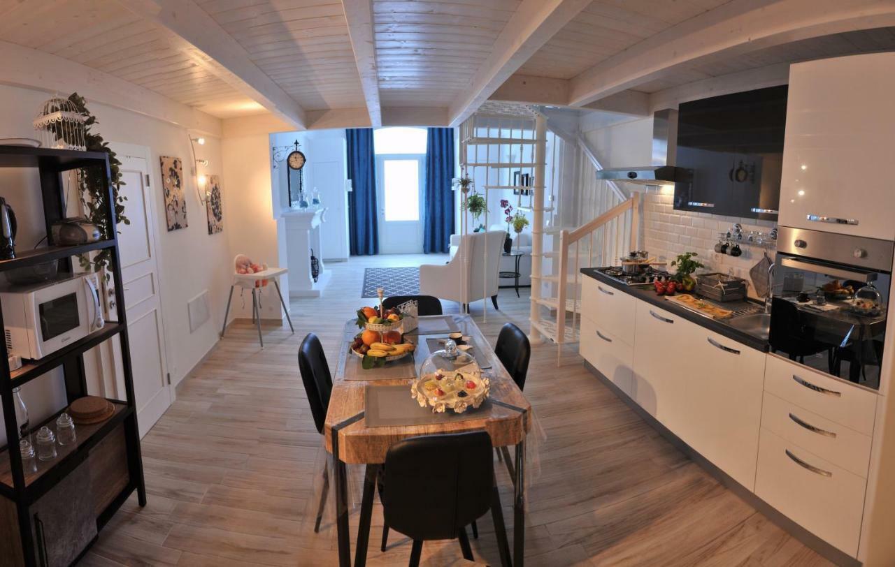 Casa Tra Borgo E Mare Villa Monopoli Exteriör bild